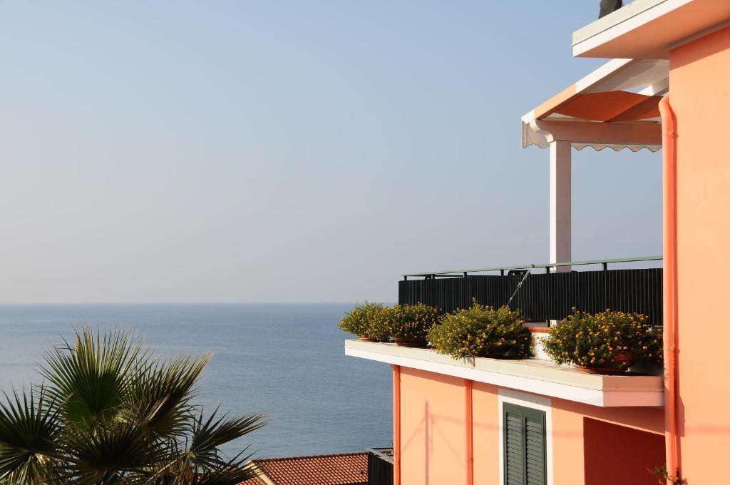 Residence La Cycas Villammare Bagian luar foto