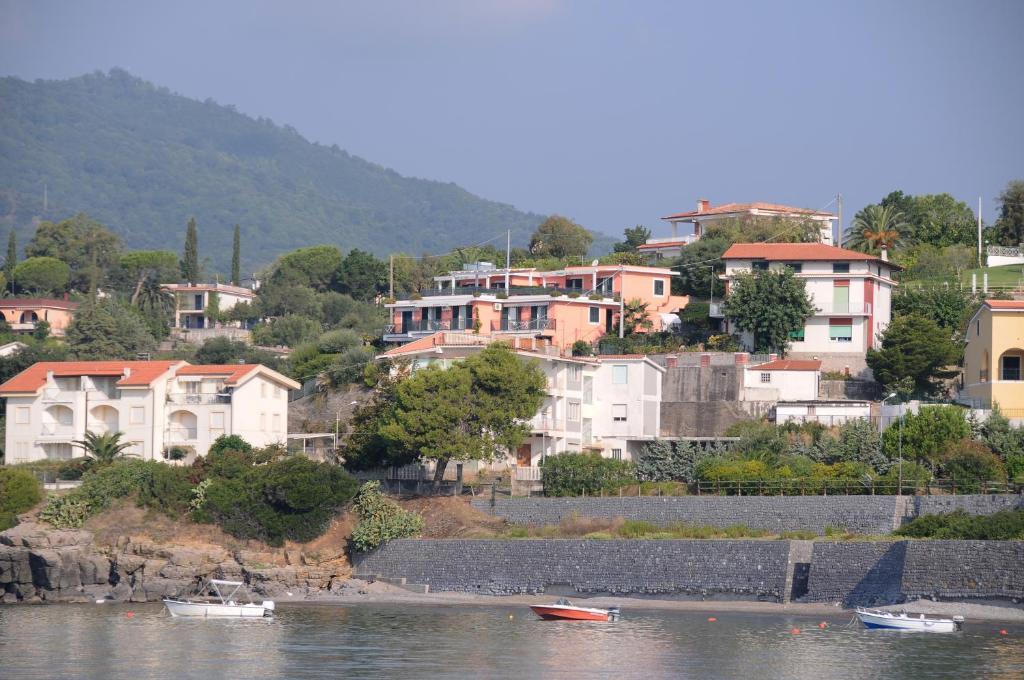 Residence La Cycas Villammare Bagian luar foto